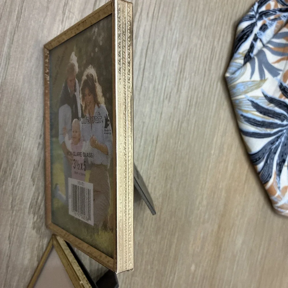 Vintage Lot of 2 Brass Tabletop Small Picture Frames 3 1/2 X 5 & 3 1/4 X 4 1/4